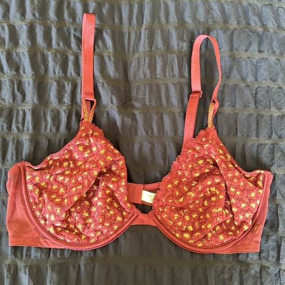 Lot of 3 Victoria’s Secret bras - size 38C - Picture 4 of 7